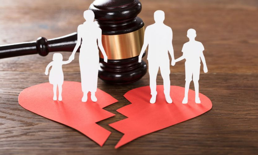 Vợ ở nhà nội trợ có được chia tài sản khi ly hôn?