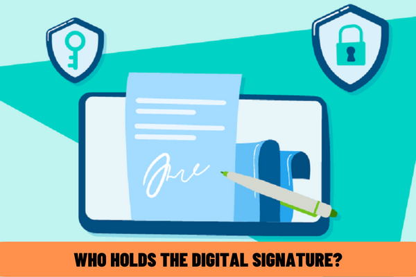 According to the law of Vietnam, who holds the digital signature? What are the principles of using e-signatures?