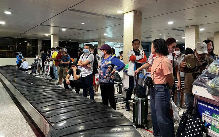 Khẩn trương khắc phục tình trạng chậm trả hành lý tại sân bay